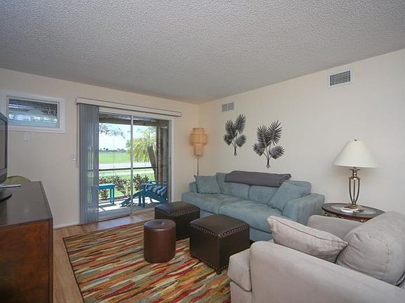 4th image of 217 Airport Ave E #117