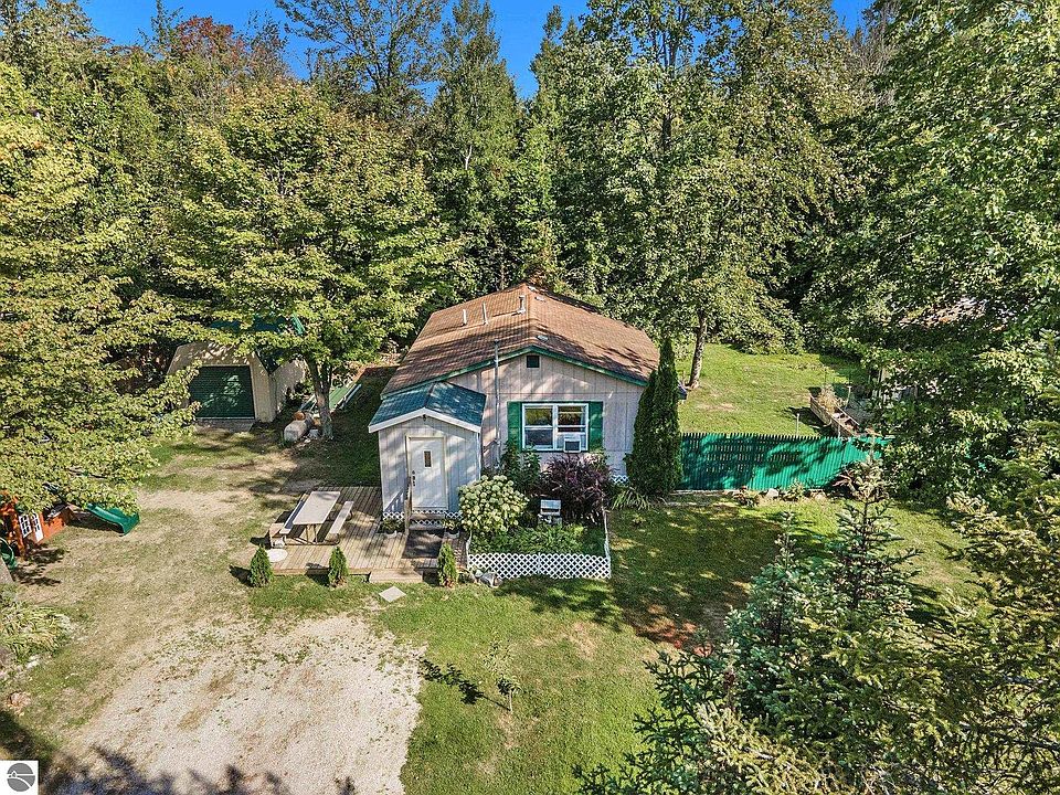 14388 Birch Pointe Dr, Kewadin, MI 49648 Zillow