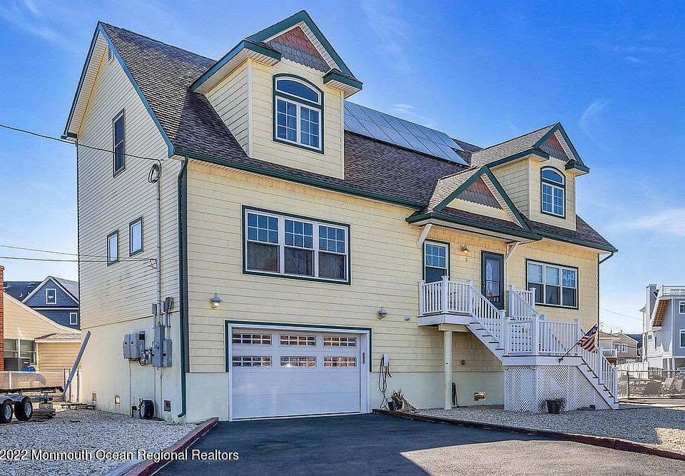 1st image of 2 Kingfisher Ln