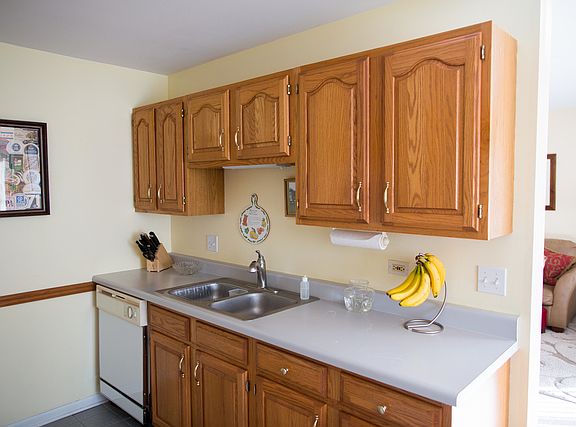 4th image of 245 Crestview Dr Unit A