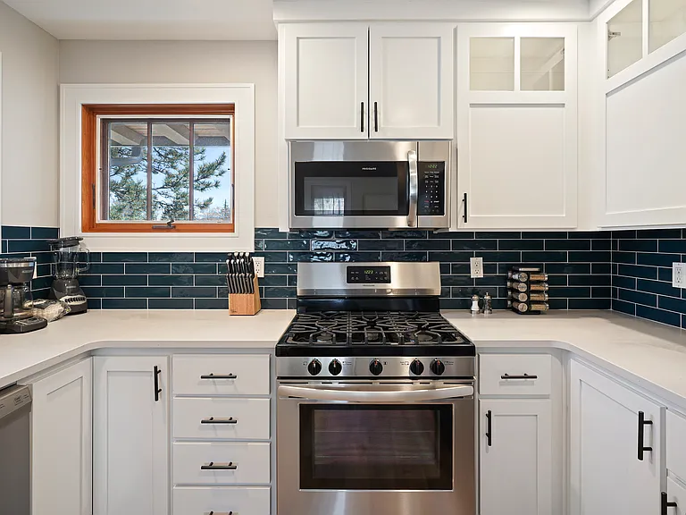 523 NW Colorado Ave #200 — Photo 12