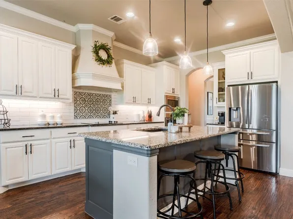 105 Lakeside Dr, Lipan, TX 76462