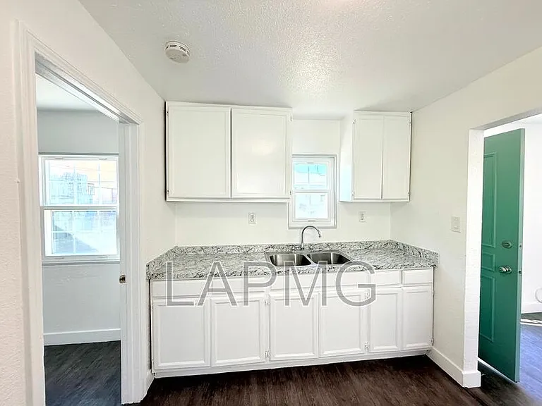 4014 W 102nd St — Photo 7