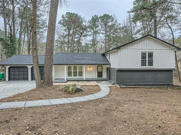 6523 Walden Pond Rd, Stone Mountain, GA 30087