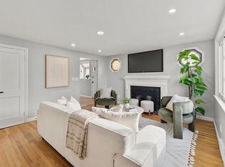10 Van Brunt St, Hyde Park, MA 02136