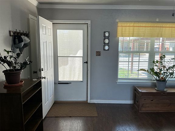 3rd image of 126 Meadow Ln