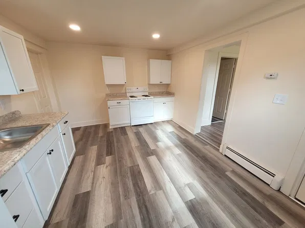 103 Schoolhouse Rd, Palmyra, PA 17078