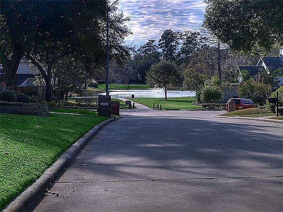 3rd image of 4814 Shore Hills Dr