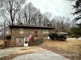 7510 Bluff Rd, Liberty, MO 64068