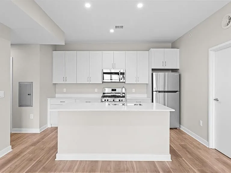 475 Communipaw Ave #409 — Photo 46