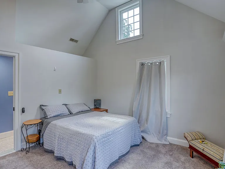 103 S College Ave — Photo 12
