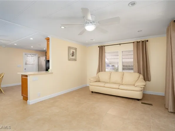 4 Lake Diane Dr, Naples, FL 34114