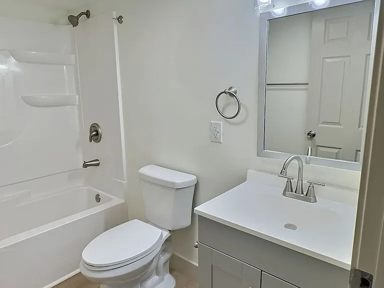 1215 N Washington St — Photo 27
