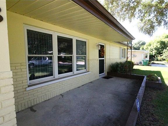 2nd image of 1353 Curtis Dr E