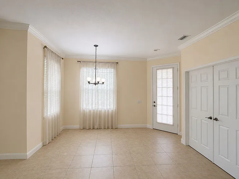 11505 52nd Ct E — Photo 1