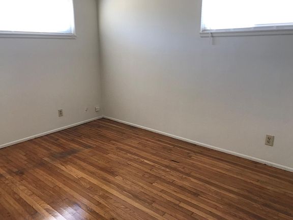 5th image of 1782 Eisenhower Dr
