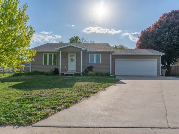 310 West Ave, Gibbon, NE 68840