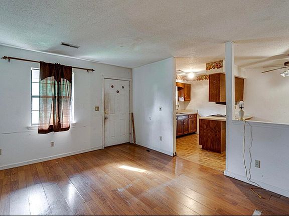 5th image of 1518 Eucalyptus Dr