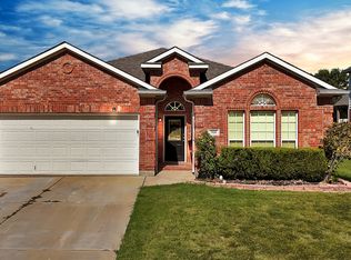 900 Pebblecreek Dr, Burleson, TX 76028