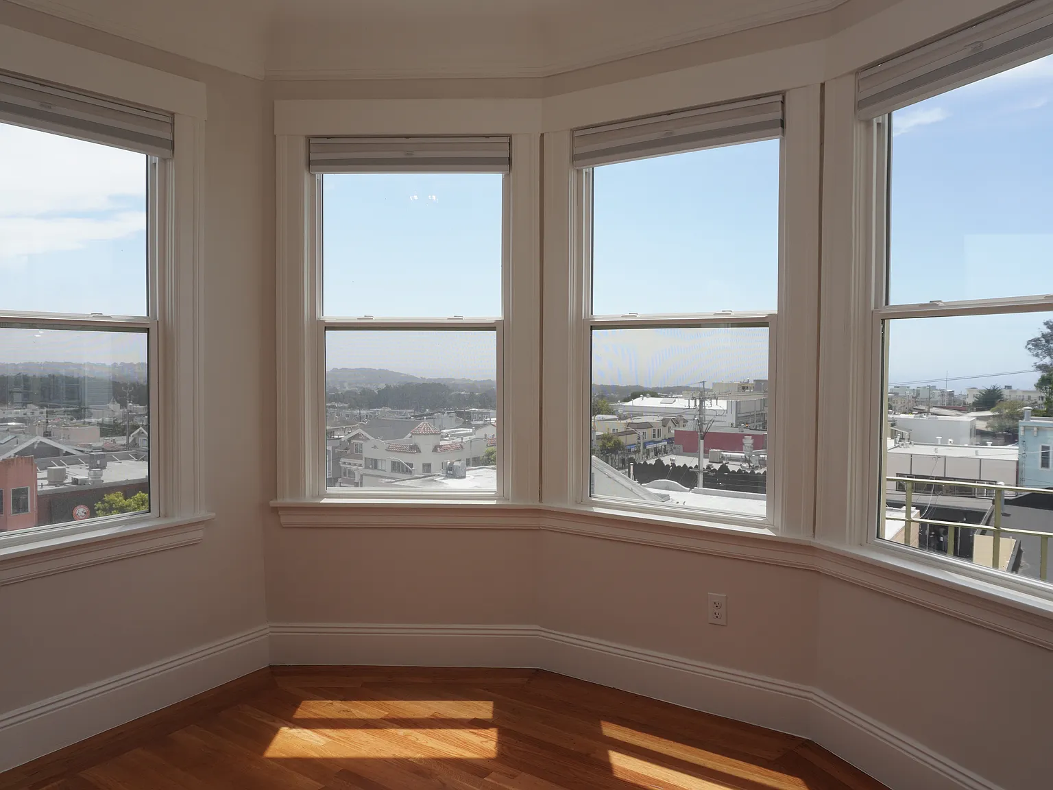 1 bed, $3,495 — Photo 2