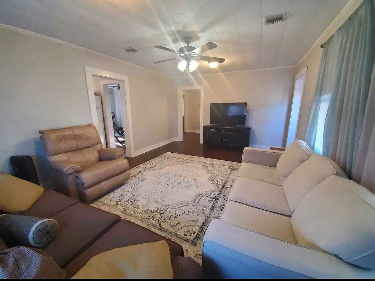 2 bed, 1300 sqft, $1,100 — Photo 4
