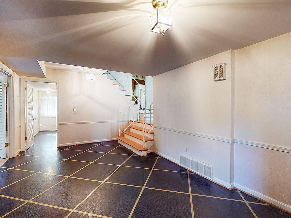 3008 Falmouth Dr, Louisville, KY 40205 Zillow