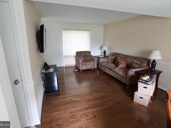 4th image of 15108 Dufief Dr