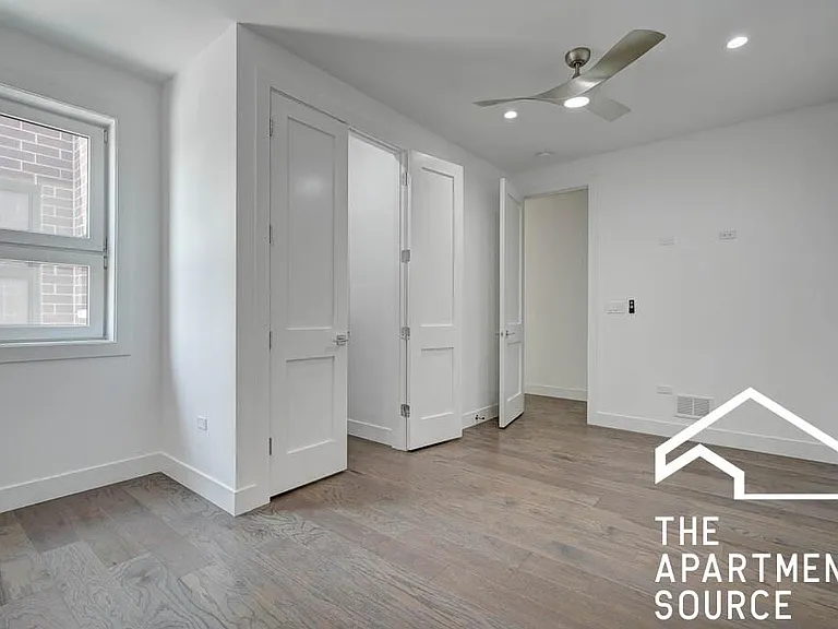 3010 W Belmont Ave #4 — Photo 6