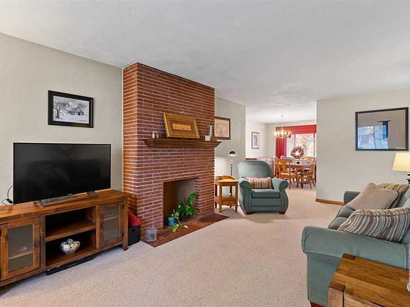 4th image of 8221 Fendale Dr