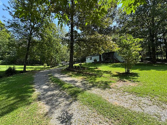 3rd image of 586 Beltona Ln