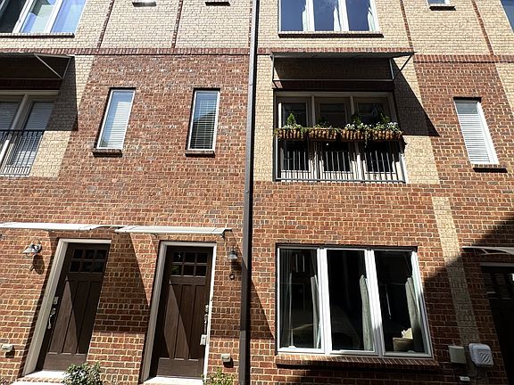 4th image of 2003 Convent Pl APT 6