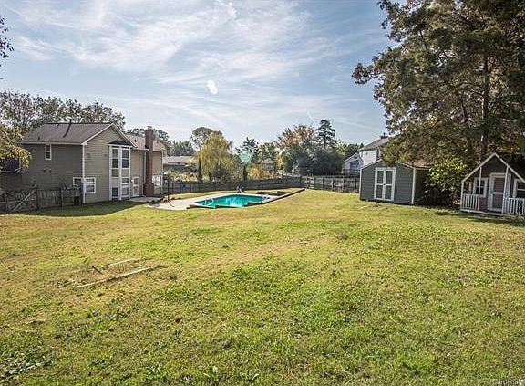 4th image of 3201 Bracey Ct