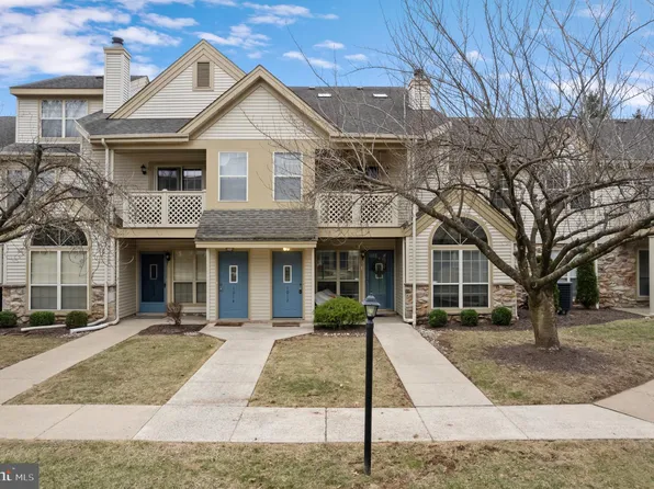 1012 Foxmeadow Dr #1012, Royersford, PA 19468