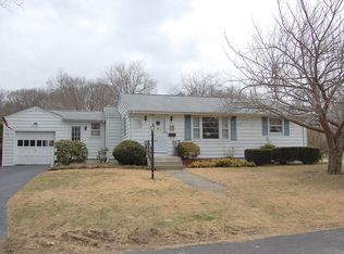 135 Blue Hill Dr, Warwick, RI 02886