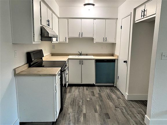 4th image of 4504 N Valentine Avenue