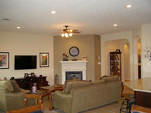 Recess Dimmer Lights in Most All Rooms