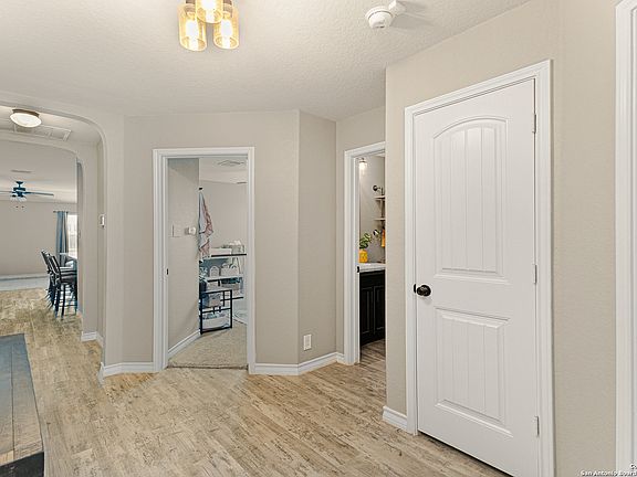 4th image of 2610 Yaupon Ranch