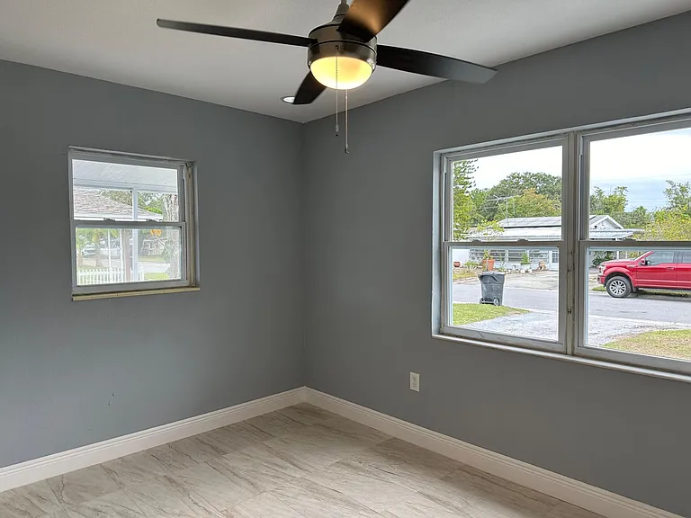 3428 Ithaca St N — Photo 21