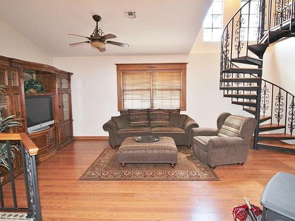 5th image of 4326 Pates St