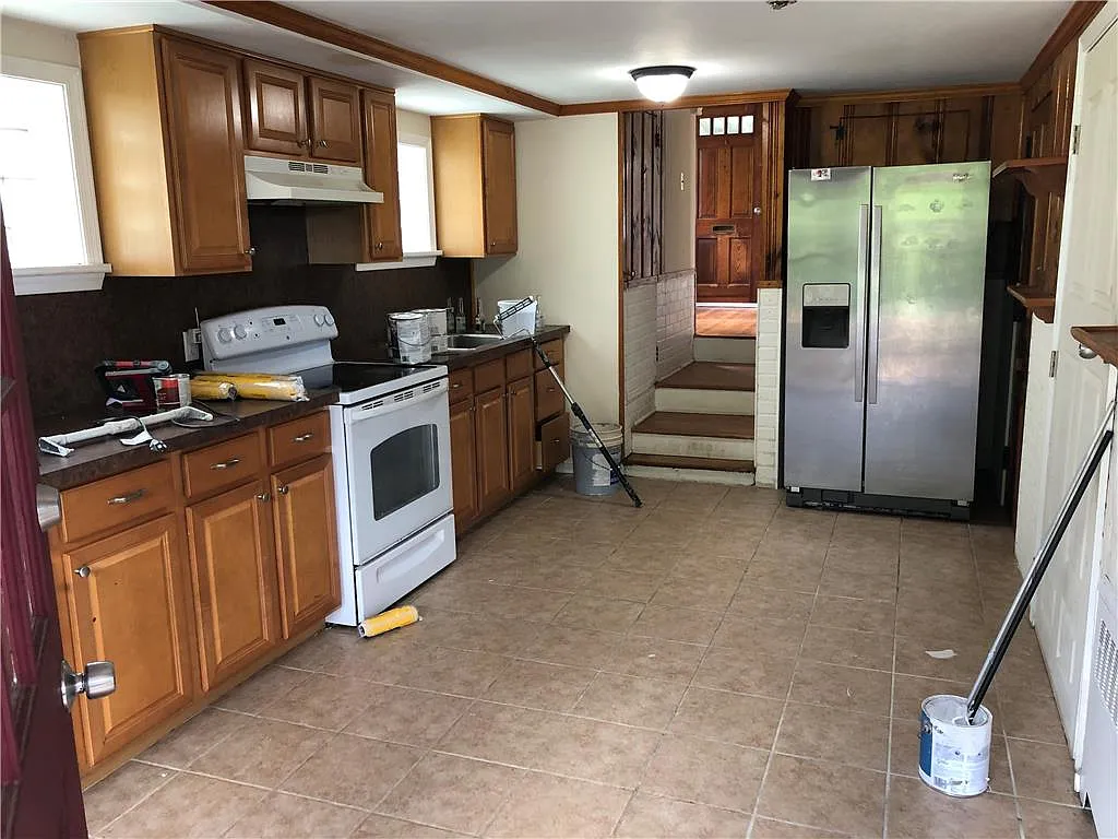 3 bed, 2.0 bath, 1296 sqft, $2,100 — Photo 4