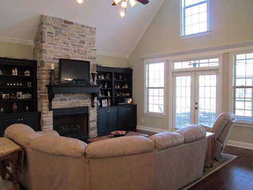 4th image of 4524 Kiowa Ln
