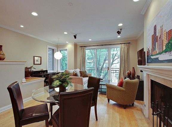 2nd image of 928 N Wolcott Ave #2