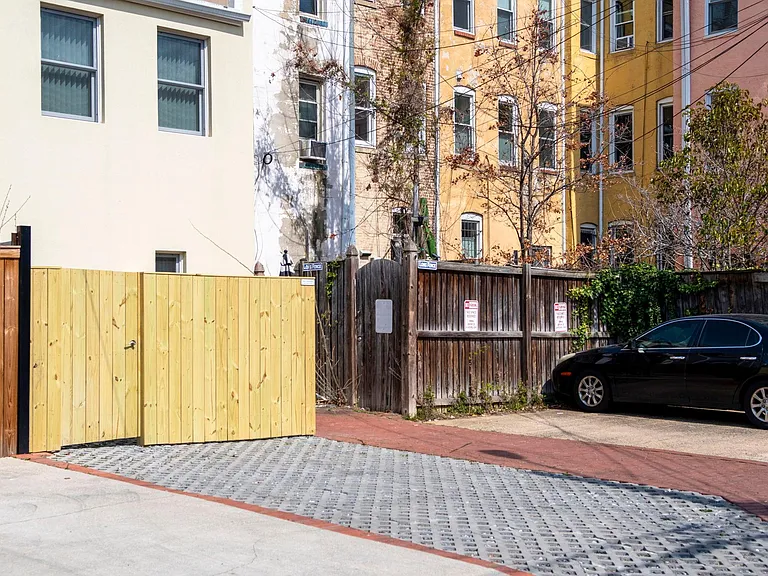 1310 Riggs St NW — Photo 29