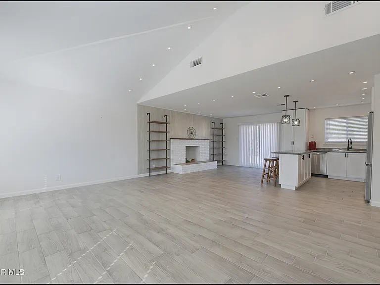8617 Darlina Dr — Photo 8