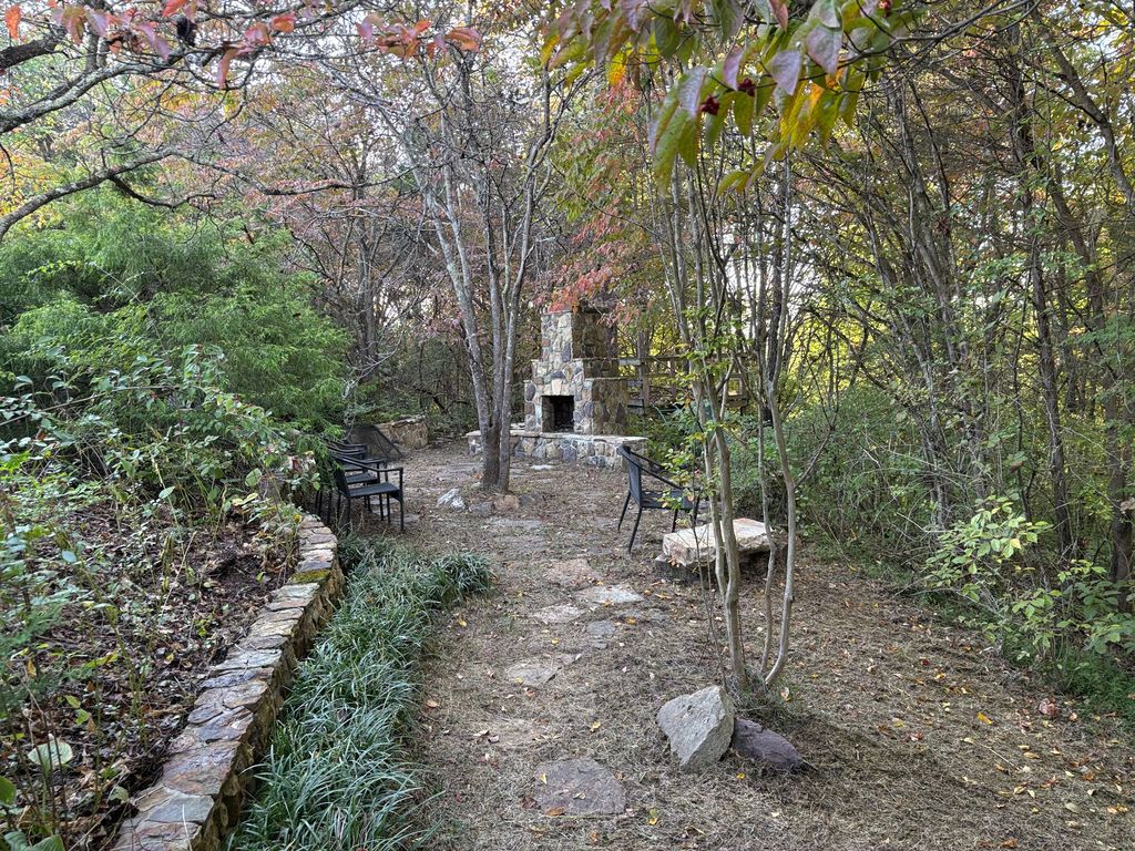 209 Joe Hale Dr - Property Image