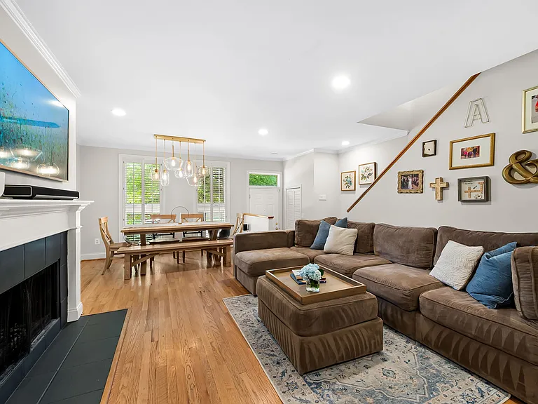 619 S Sharp St — Photo 3