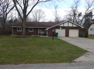 18089 Mohawk Dr, Spring Lake, MI 49456