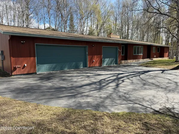 8323 Jodhpur St, Anchorage, AK 99502