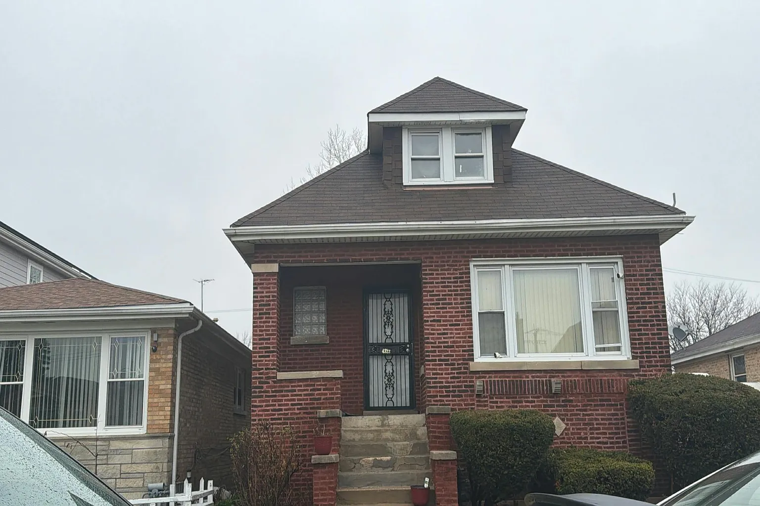 4322 W Walton St photo 1