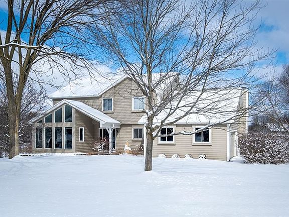 3rd image of 4555 E Loch Alpine Dr